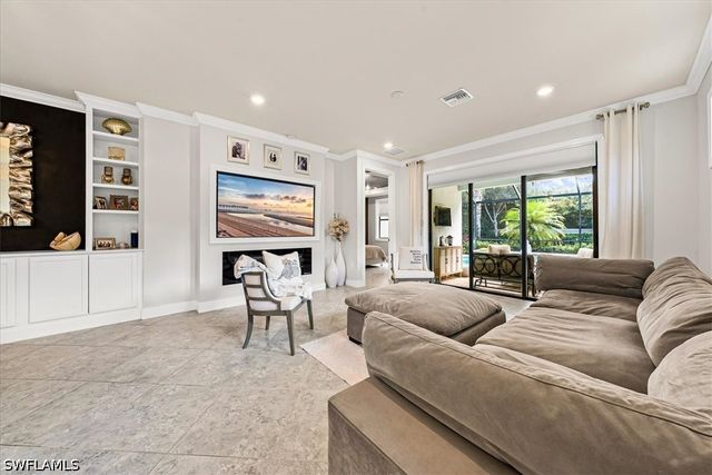 7670 Jacaranda LN, Naples, FL 34114