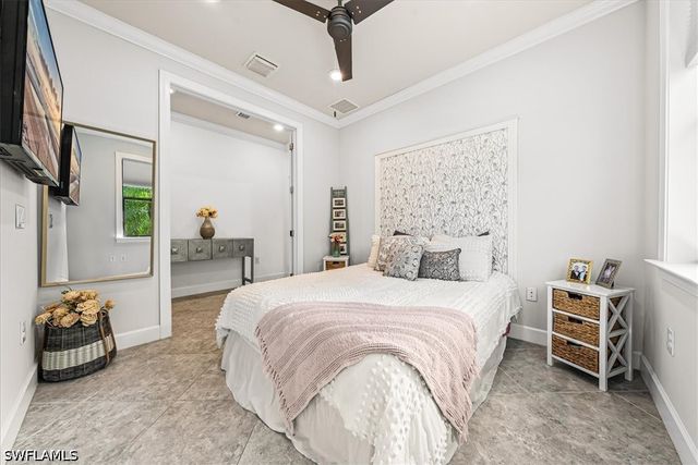 7670 Jacaranda LN, Naples, FL 34114