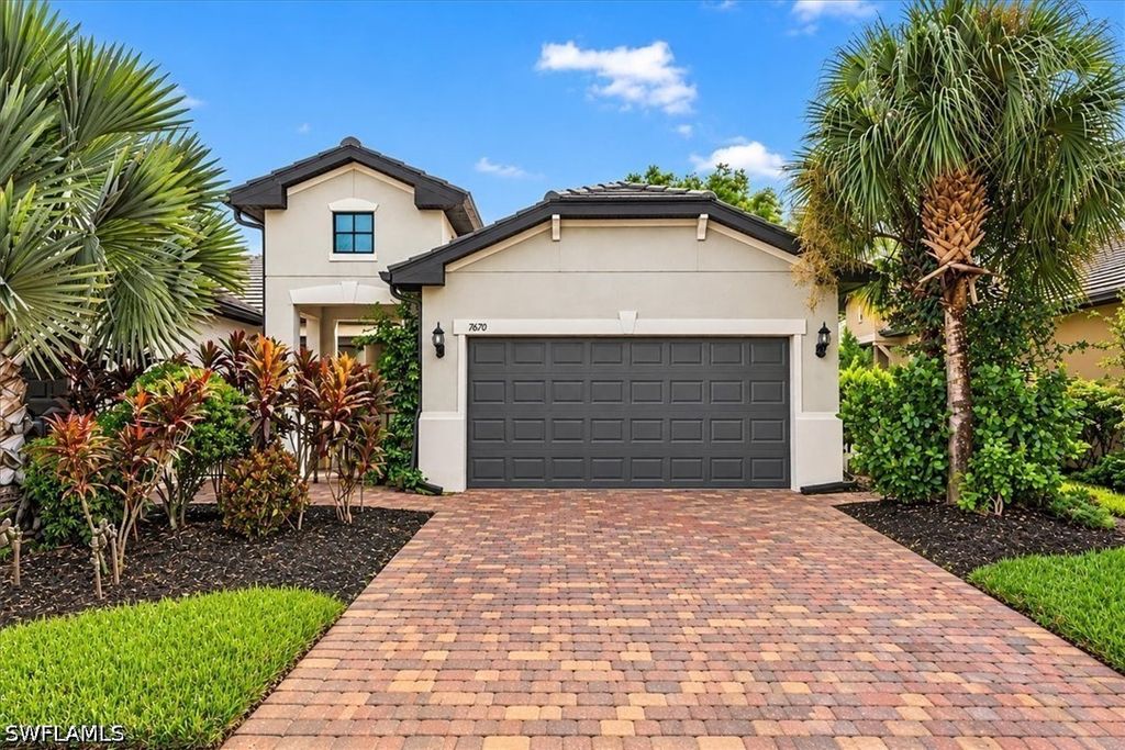 7670 Jacaranda LN, Naples, FL 34114