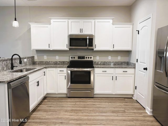 12 Catalina Circle, Swansboro, NC 28584