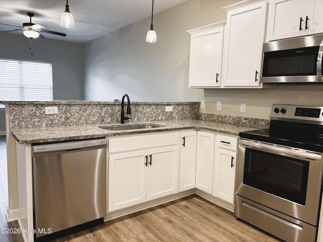 12 Catalina Circle, Swansboro, NC 28584