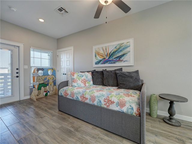 1701 S Station St 103, Port Aransas, TX 78373