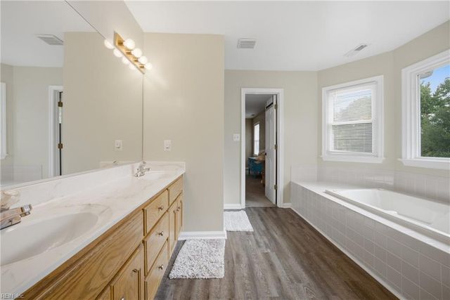 101 Kings Point DR, Suffolk, VA 23434