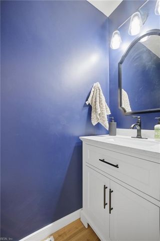 101 Kings Point DR, Suffolk, VA 23434