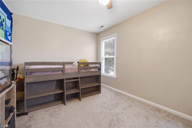 101 Kings Point DR, Suffolk, VA 23434