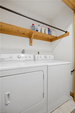 101 Kings Point DR, Suffolk, VA 23434
