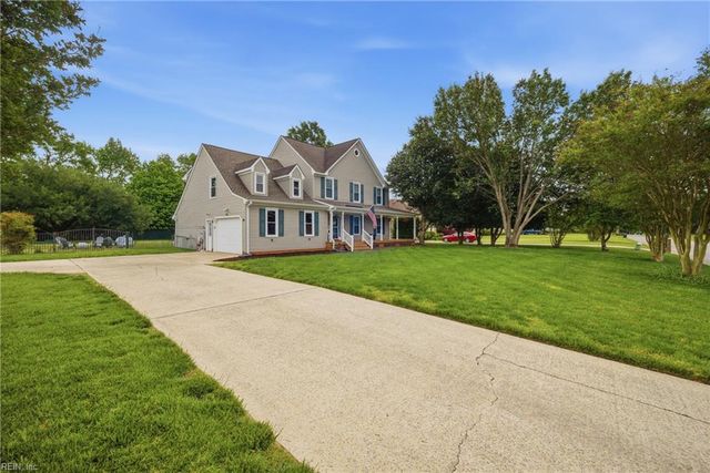 101 Kings Point DR, Suffolk, VA 23434