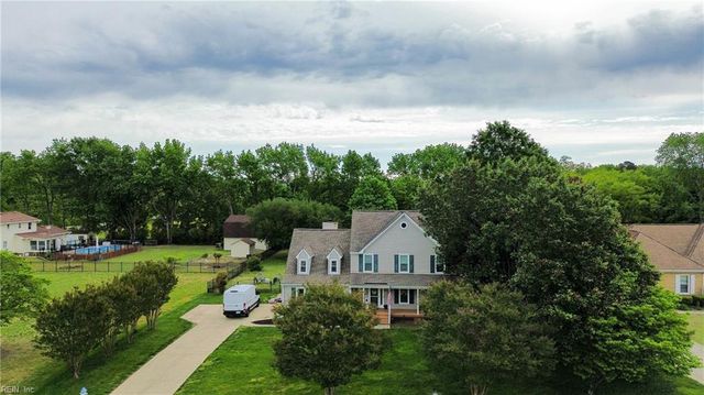 101 Kings Point DR, Suffolk, VA 23434