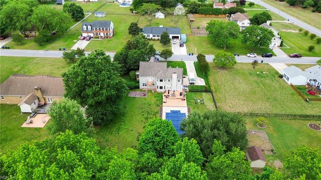 101 Kings Point DR, Suffolk, VA 23434