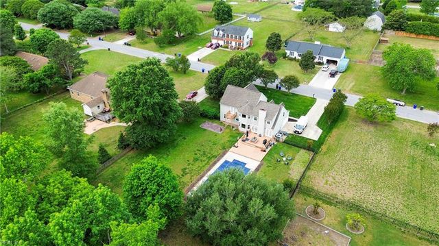 101 Kings Point DR, Suffolk, VA 23434