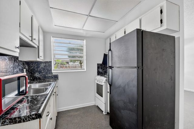 1406 Barton Road 7, Lake Worth Beach, FL 33460