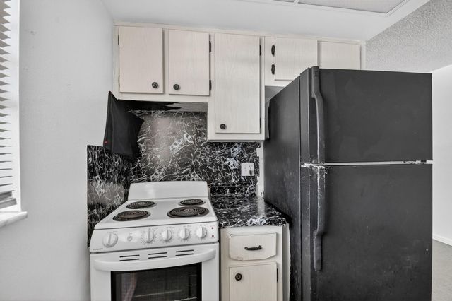 1406 Barton Road 7, Lake Worth Beach, FL 33460