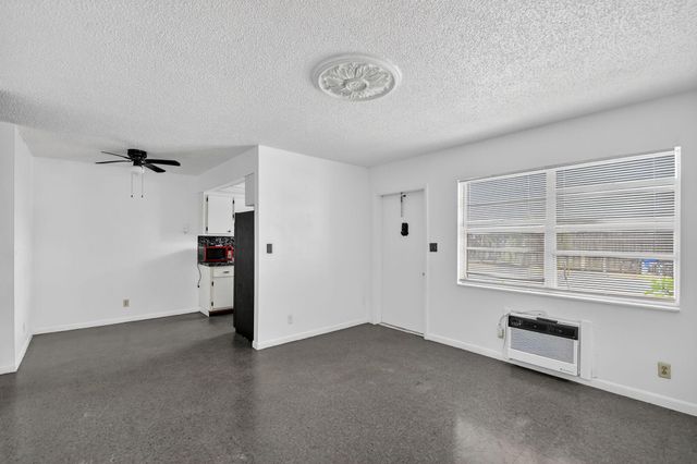 1406 Barton Road 7, Lake Worth Beach, FL 33460