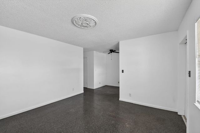 1406 Barton Road 7, Lake Worth Beach, FL 33460