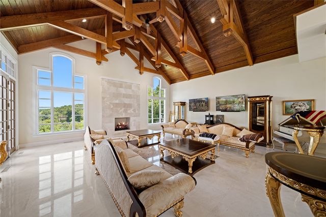 2310 NE Lakeridge Place, North Liberty, IA 52317