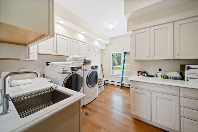 2310 NE Lakeridge Place, North Liberty, IA 52317