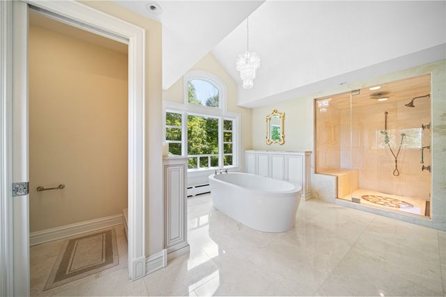 2310 NE Lakeridge Place, North Liberty, IA 52317