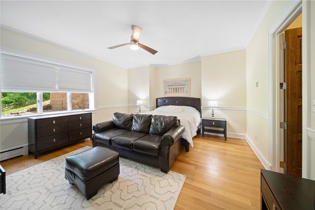 2310 NE Lakeridge Place, North Liberty, IA 52317