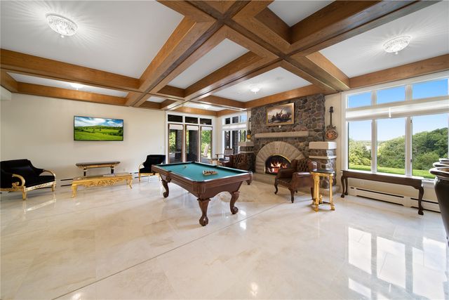 2310 NE Lakeridge Place, North Liberty, IA 52317