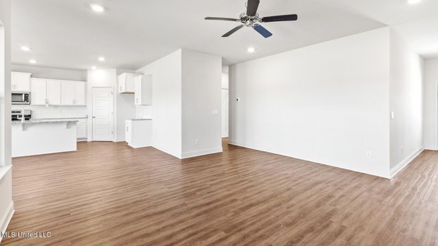 327 Cornerstone Crsg, Brandon, MS 39042