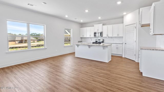 327 Cornerstone Crsg, Brandon, MS 39042