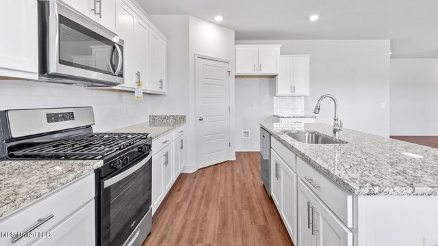 327 Cornerstone Crsg, Brandon, MS 39042