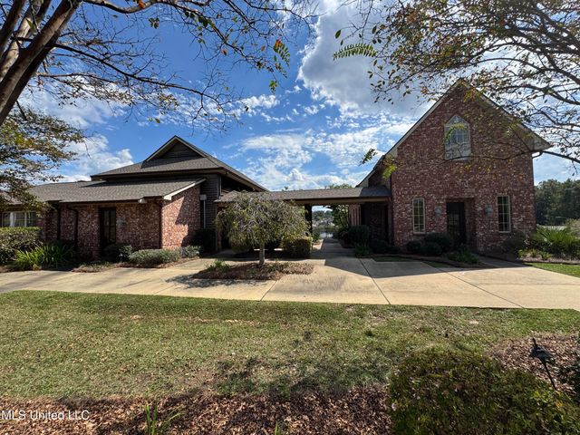 327 Cornerstone Crsg, Brandon, MS 39042