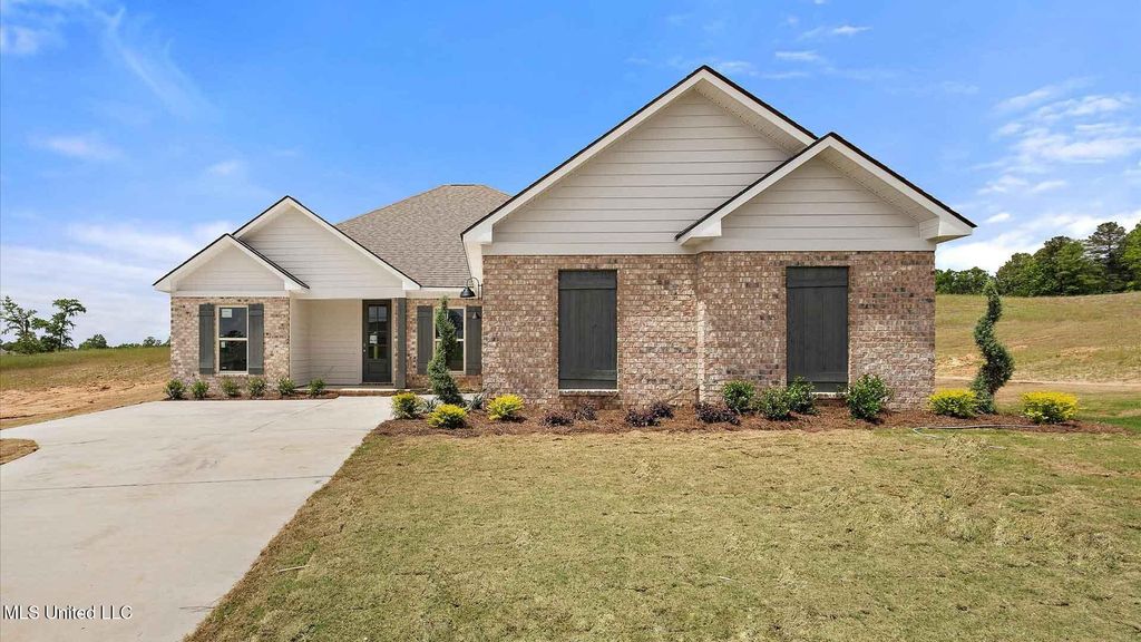 327 Cornerstone Crsg, Brandon, MS 39042