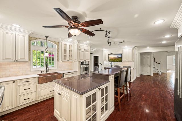 346 N WOODMONT DR, Downingtown, PA 19335