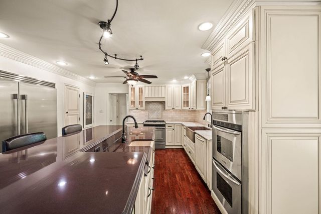 346 N WOODMONT DR, Downingtown, PA 19335