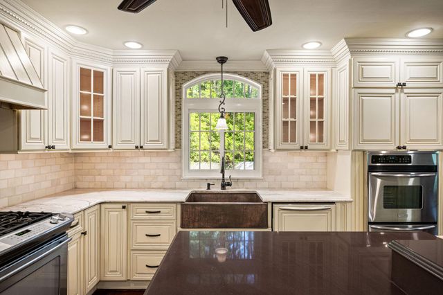 346 N WOODMONT DR, Downingtown, PA 19335