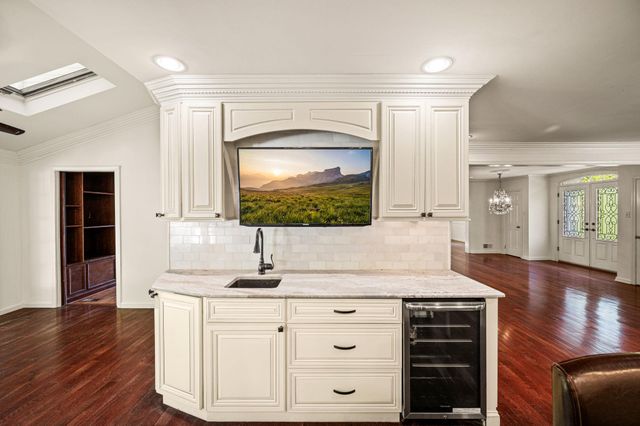 346 N WOODMONT DR, Downingtown, PA 19335