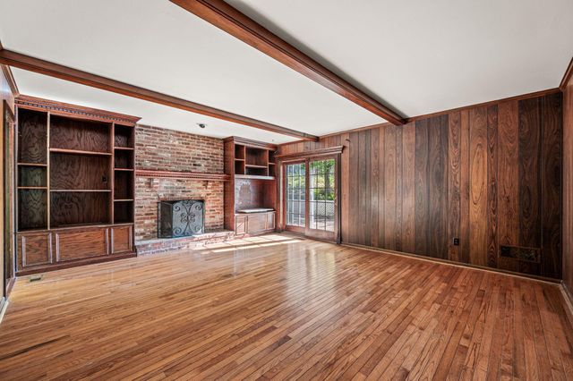 346 N WOODMONT DR, Downingtown, PA 19335