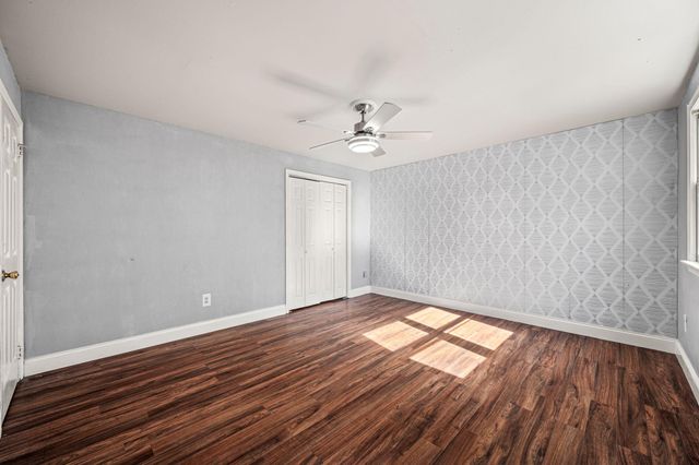 346 N WOODMONT DR, Downingtown, PA 19335