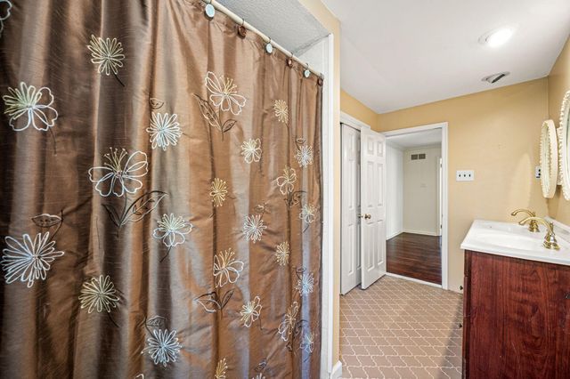 346 N WOODMONT DR, Downingtown, PA 19335