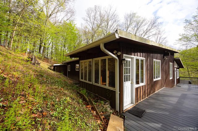 112 Old Sylvan Lake Road, Hopewell Junction, NY 12533