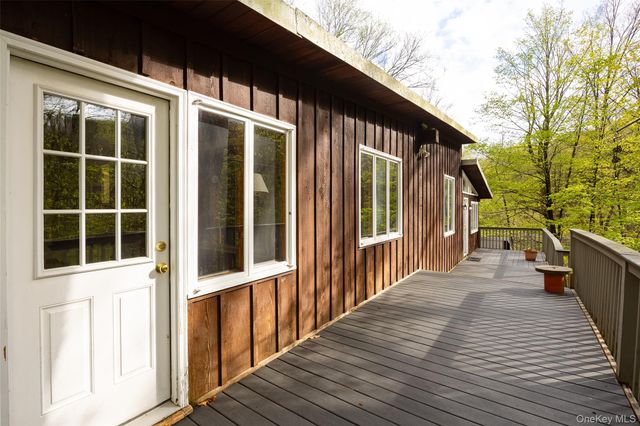112 Old Sylvan Lake Road, Hopewell Junction, NY 12533