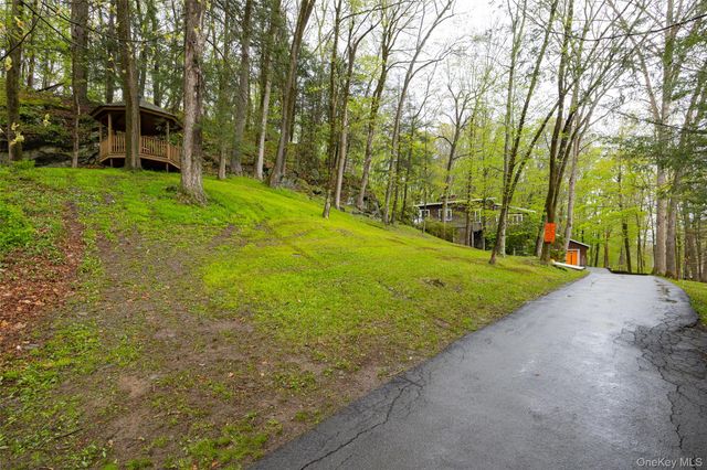 112 Old Sylvan Lake Road, Hopewell Junction, NY 12533