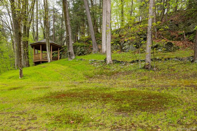 112 Old Sylvan Lake Road, Hopewell Junction, NY 12533