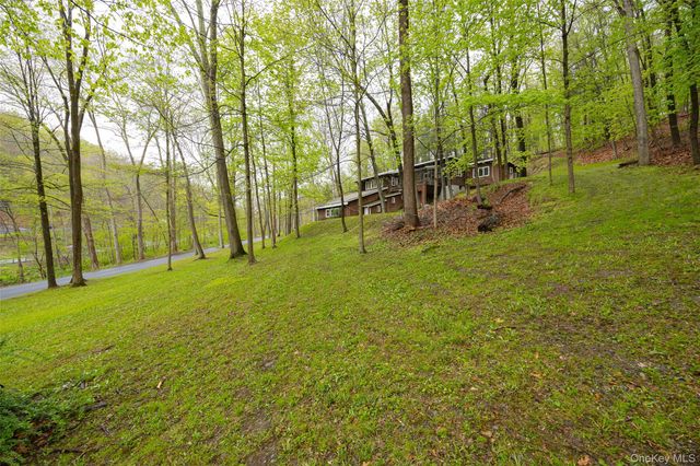 112 Old Sylvan Lake Road, Hopewell Junction, NY 12533