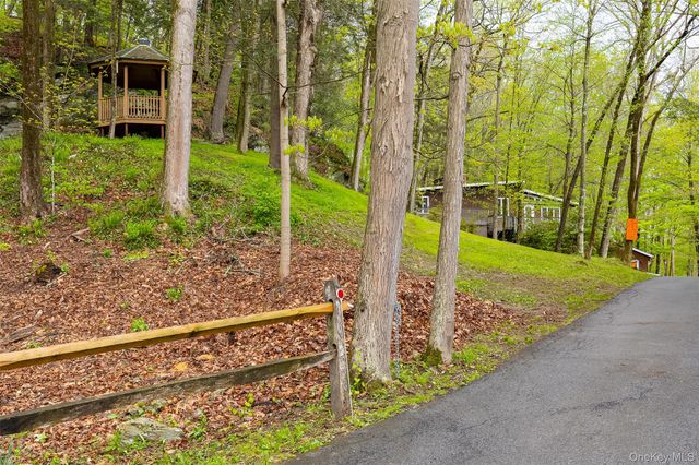112 Old Sylvan Lake Road, Hopewell Junction, NY 12533