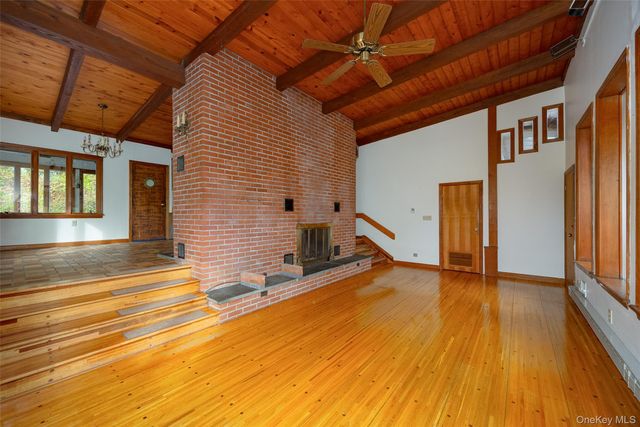 112 Old Sylvan Lake Road, Hopewell Junction, NY 12533