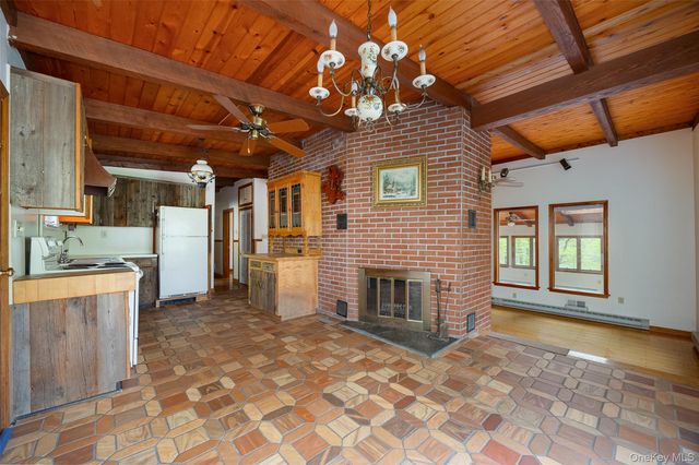 112 Old Sylvan Lake Road, Hopewell Junction, NY 12533