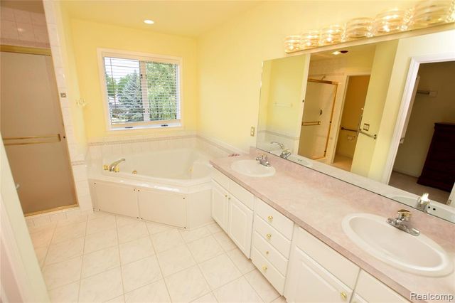 6476 Stonebrook Lane, Flushing, MI 48433