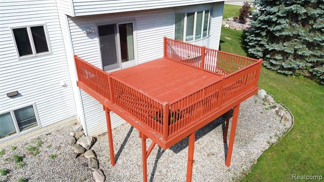 6476 Stonebrook Lane, Flushing, MI 48433