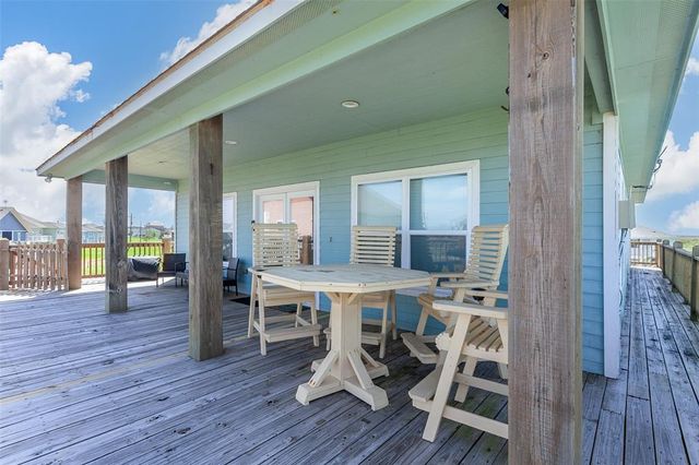 3208 Castle Drive, Crystal Beach, TX 77650