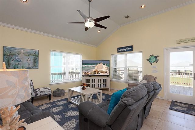3208 Castle Drive, Crystal Beach, TX 77650