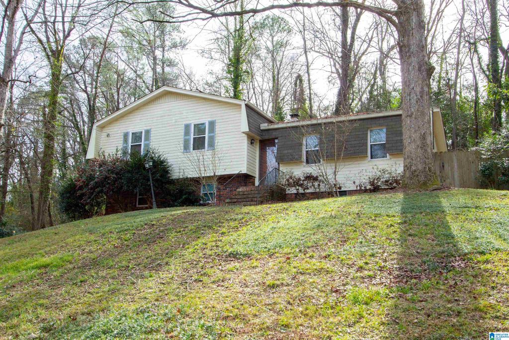 3437 MEADOW WOODS DRIVE, Hoover, AL 35216
