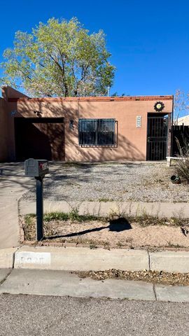 6035 Staubach Avenue NW, Albuquerque, NM 87120