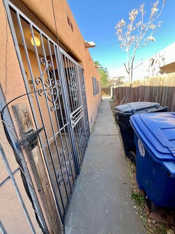 6035 Staubach Avenue NW, Albuquerque, NM 87120